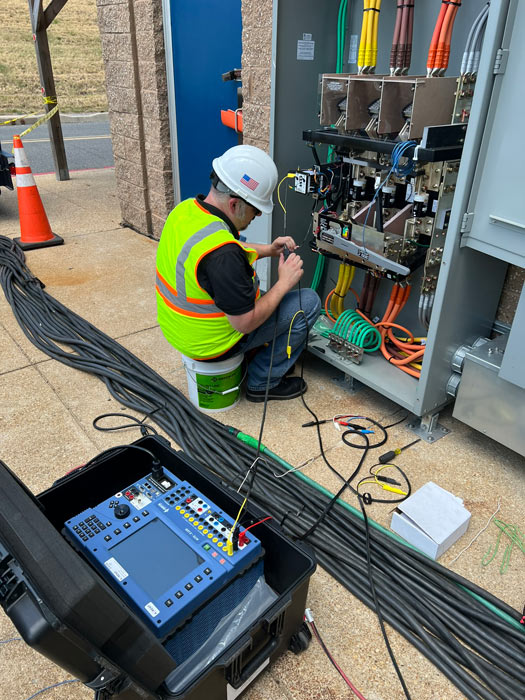 de-energized maintence service